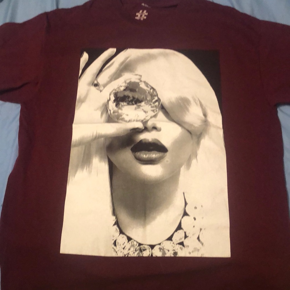Maroon t-shirt